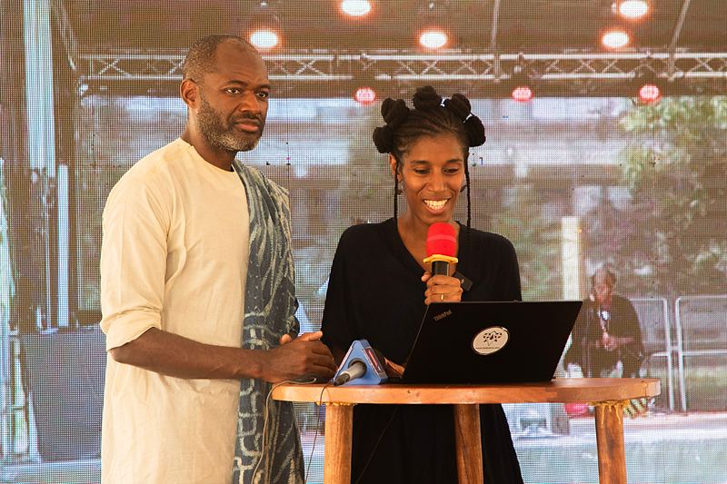 Co-founders Michèle Traoré and Yanick Kemayou on stage at a Kabakoo event.